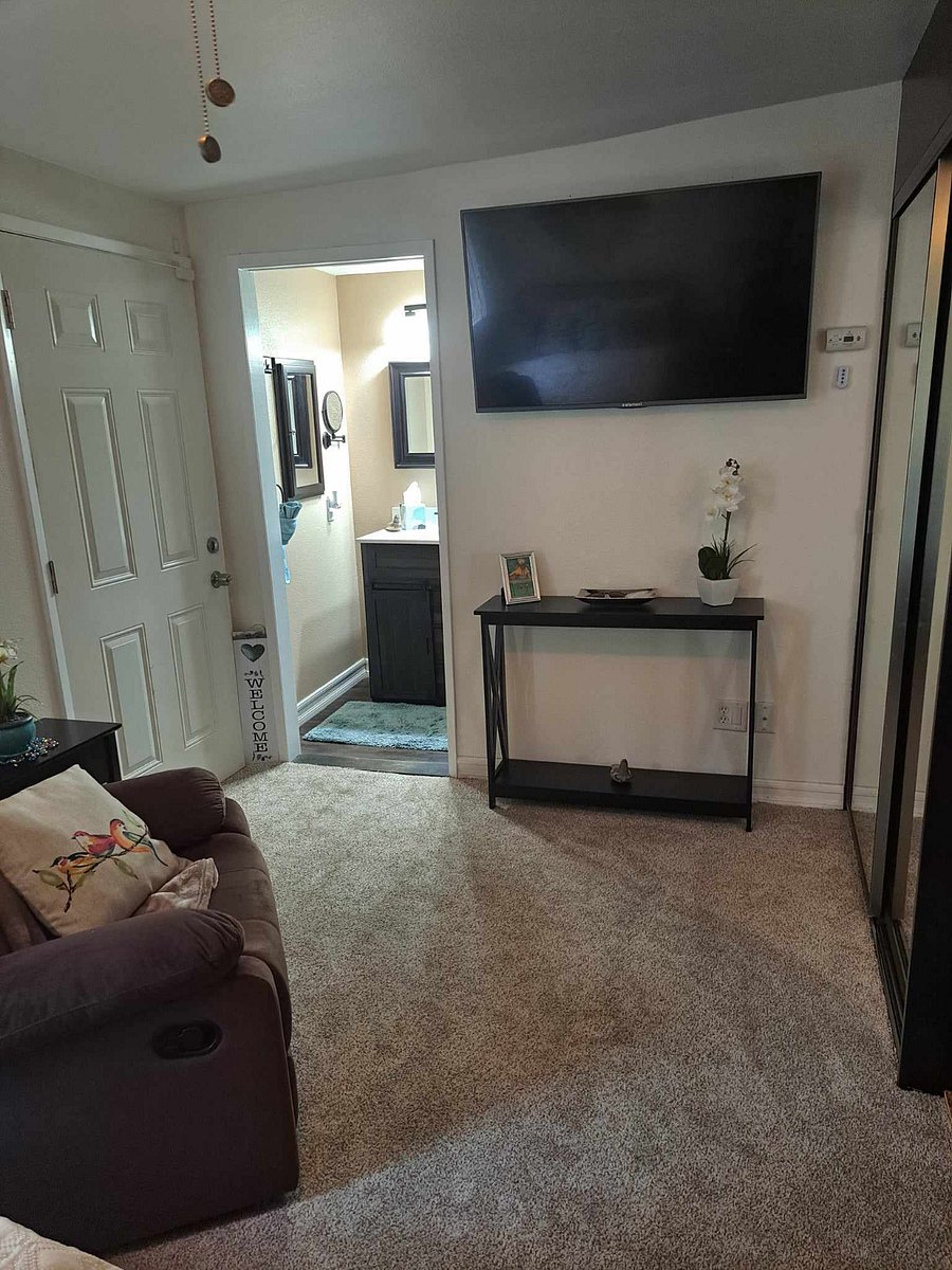 Furnished Finder property 650610_1 photo 4