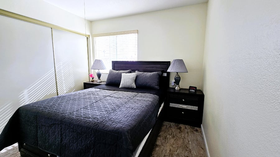 Bedroom 2
Queen  Bed