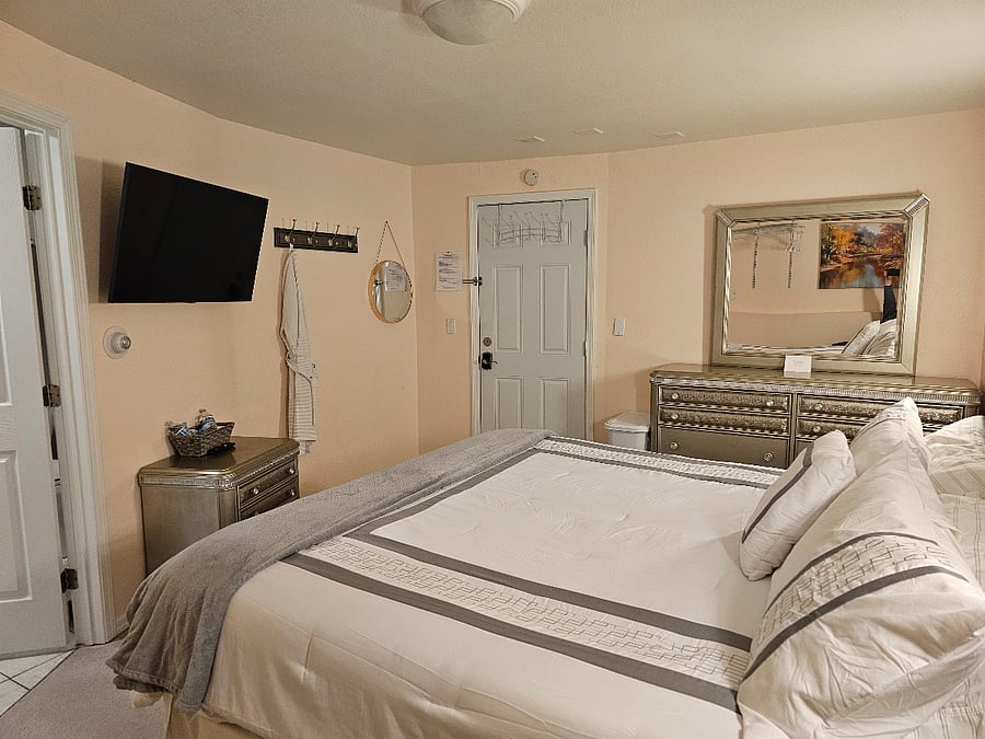 Furnished Finder property 650720_1 photo 10