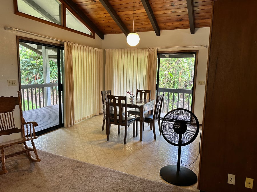 Indoor-outdoor flow leading to the covered lanai