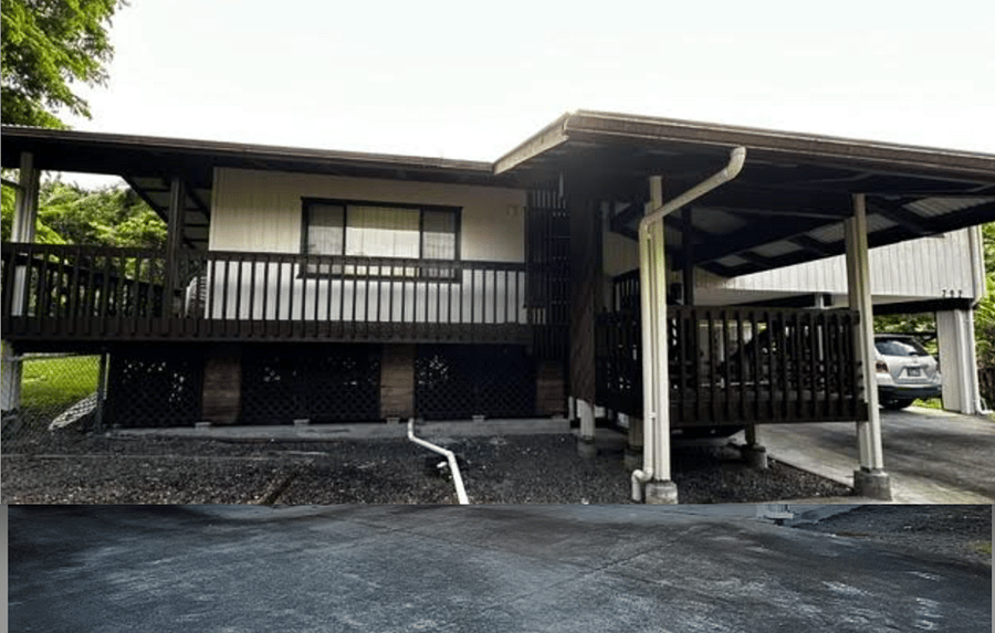 Covered wraparound lanai designed for comfortable indoor-outdoor living
