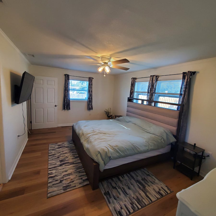 Main bedroom 