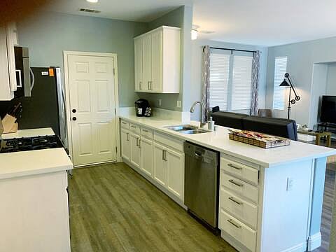 Furnished Finder property 650943_1 photo 14