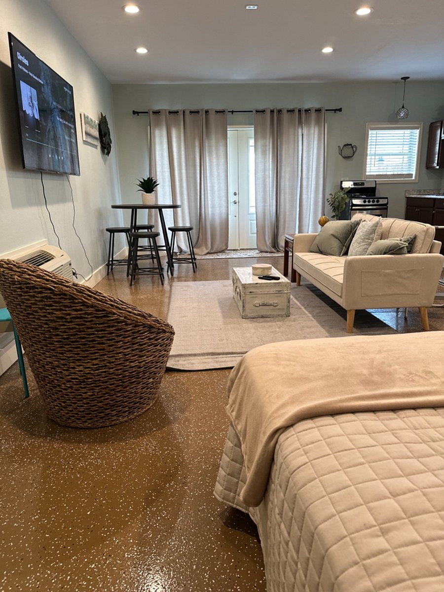 Furnished Finder property 650976_1 photo 3