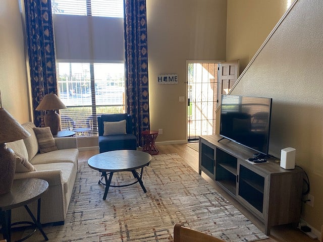 Furnished Finder property 651022_1 photo 3