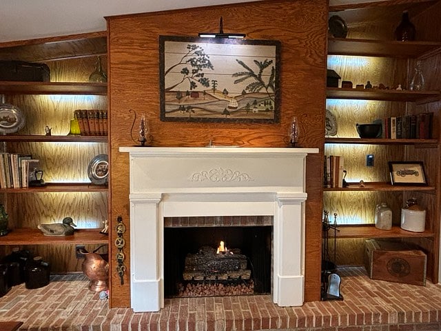 Cozy Family Room with Gas Fireplace