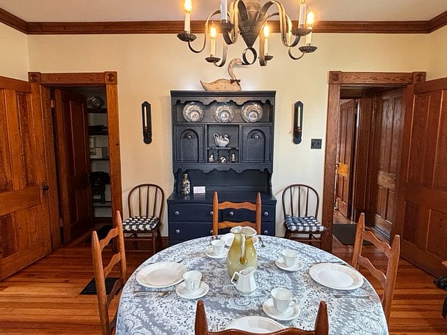 Open Kitchen & Eat in Area
