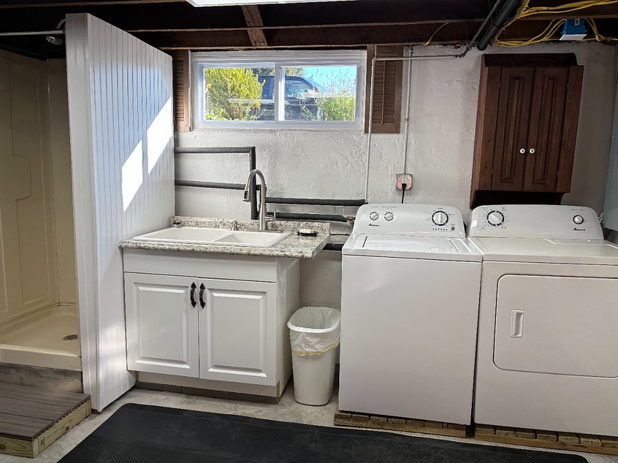 Laundry Room (washer / Dyer) & Shower