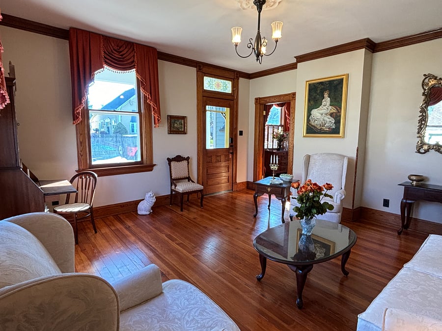 Living Room (Parlor) 