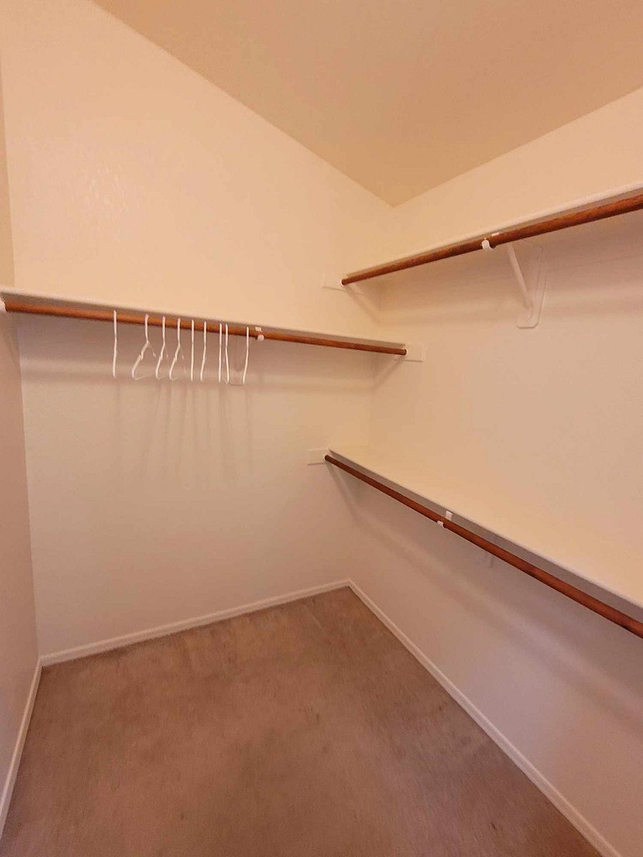 Master Bedroom Walk In Closet