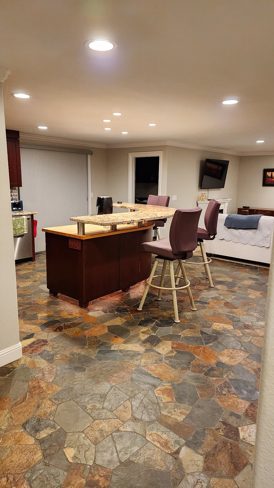 Kitchen Bar and Seating