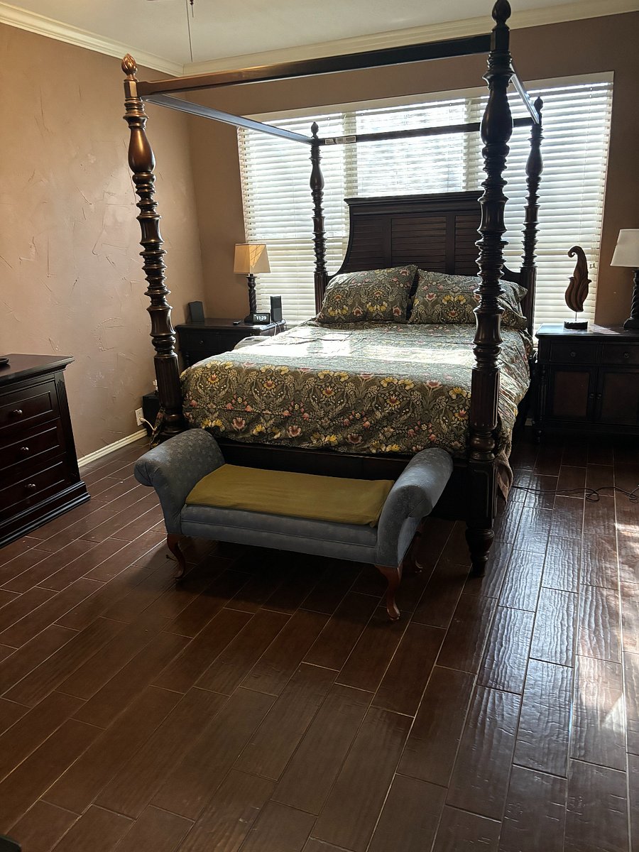 Rug and pictures coming soon.