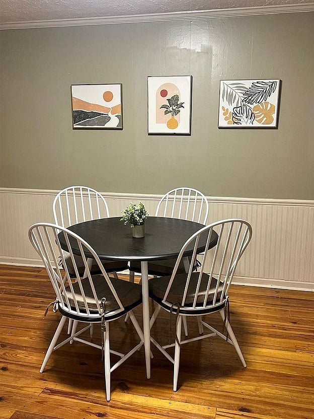Extra gathering and coffee break space