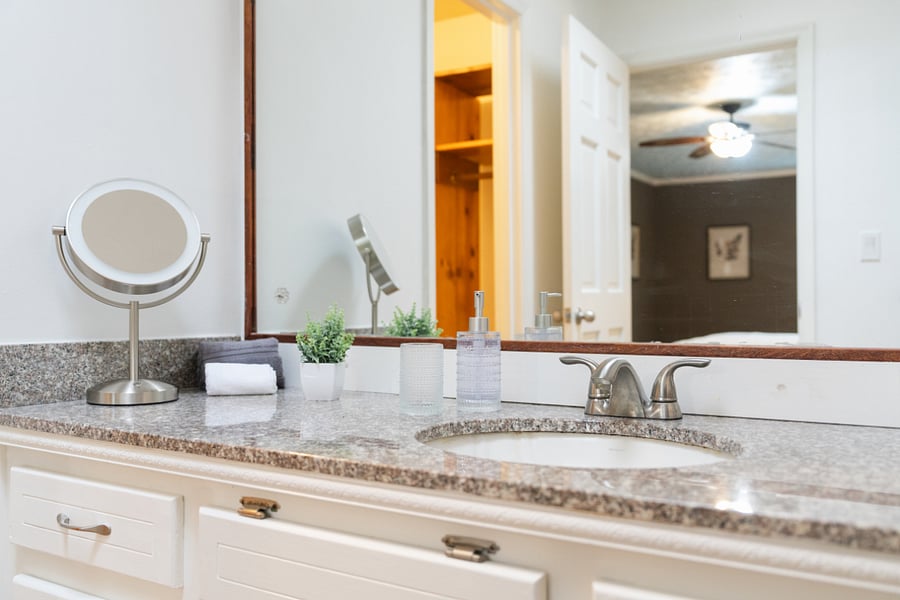 Master bathroom amenities