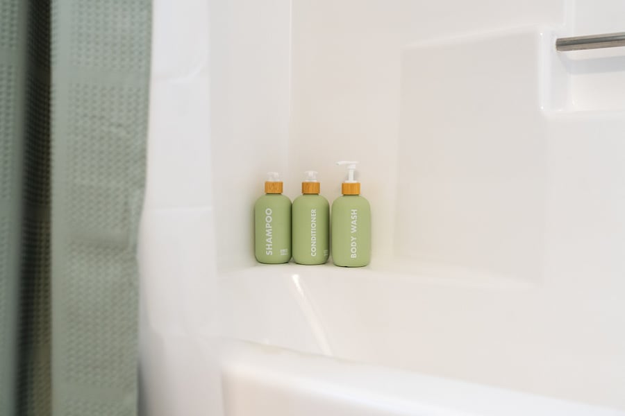 Bathroom 3 amenities