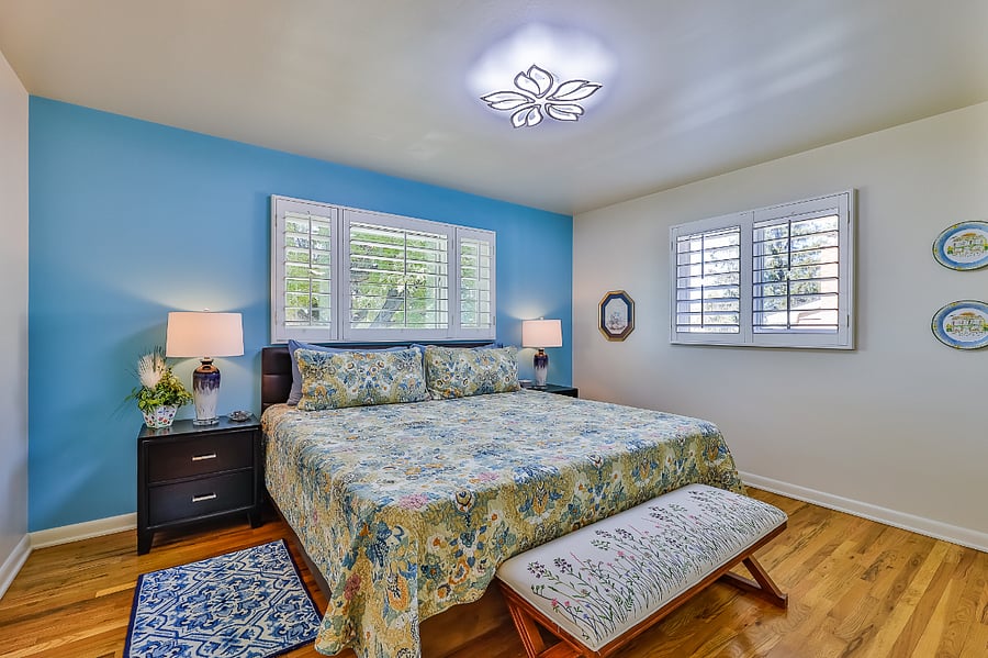 Master Bedroom with King Size Tempurpedic Mattress 