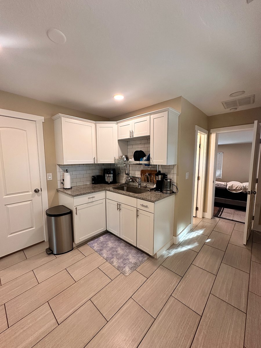 Furnished Finder property 651696_1 photo 13