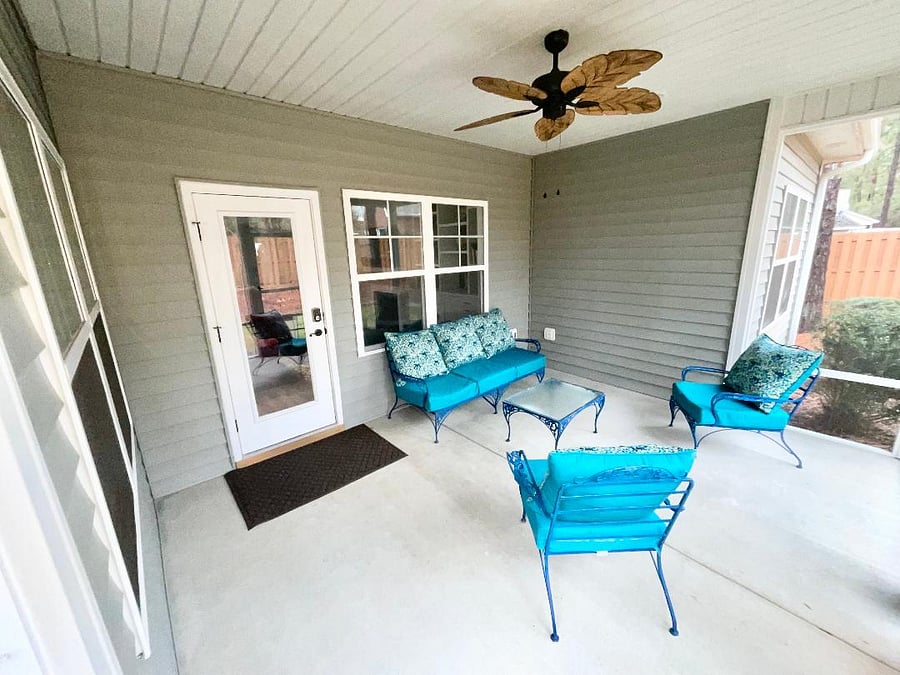 Screened-in Porch