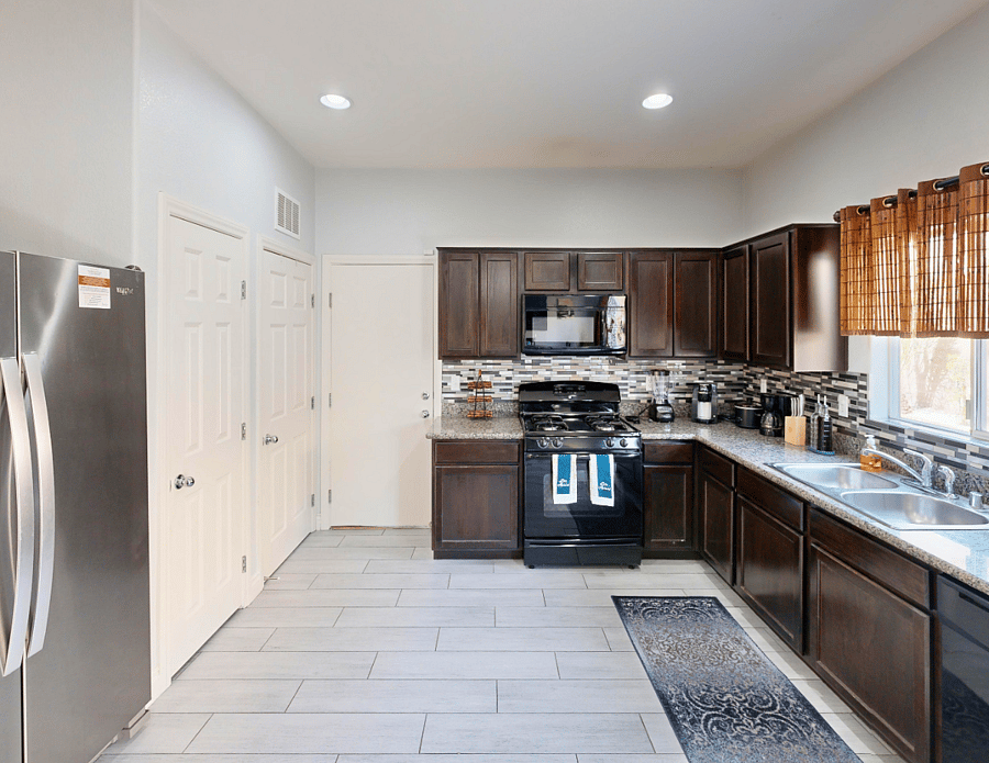Furnished Finder property 651801_1 photo 26