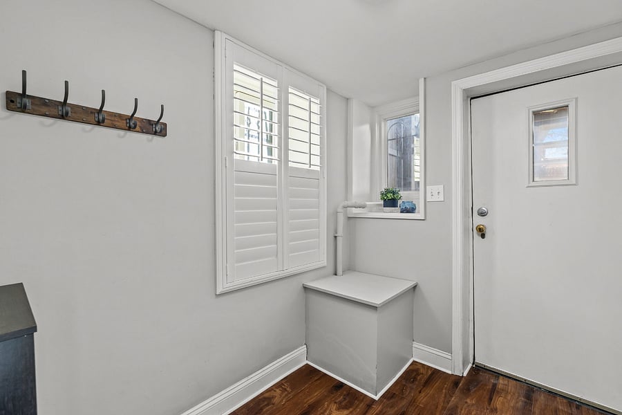 Private entry hall