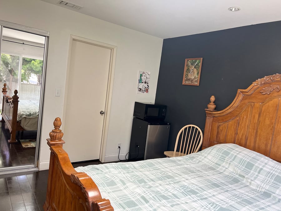 Furnished Finder property 652000_1 photo 4