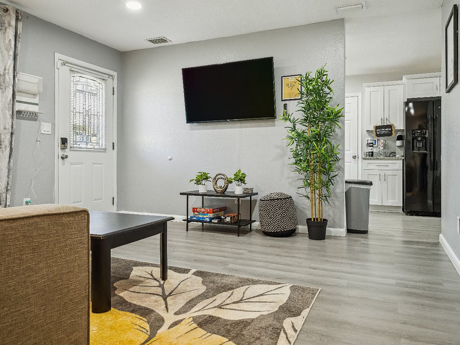Enjoy the welcoming living room with your family and friends. Relax and watch your favorite shows in our entertainment area.