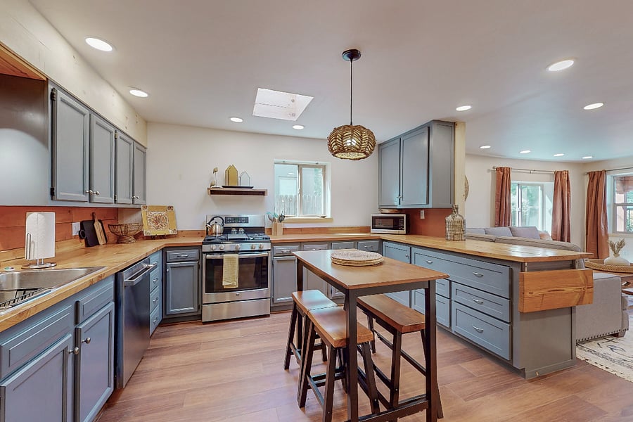 Furnished Finder property 652092_1 photo 18