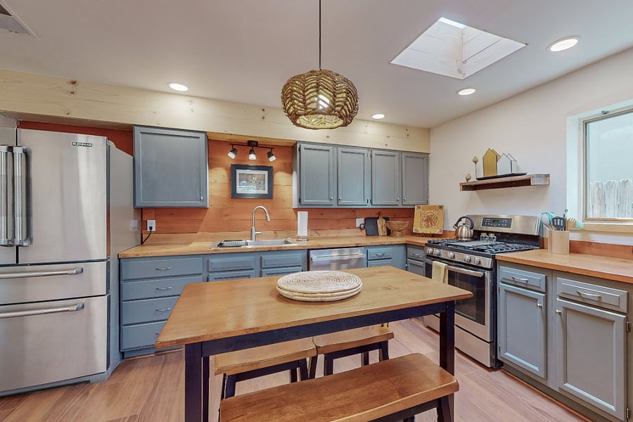 Shared Kitchen (Fully Stocked)