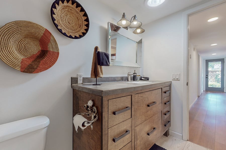 Private Full Bathroom