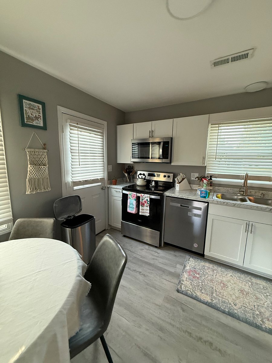 Furnished Finder property 652102_1 photo 17