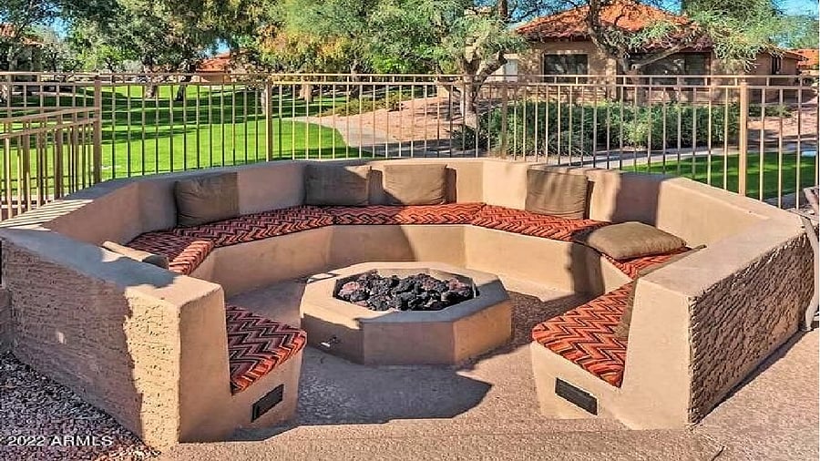 Gas firepit