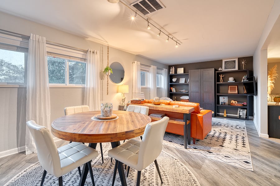 Dining/living.