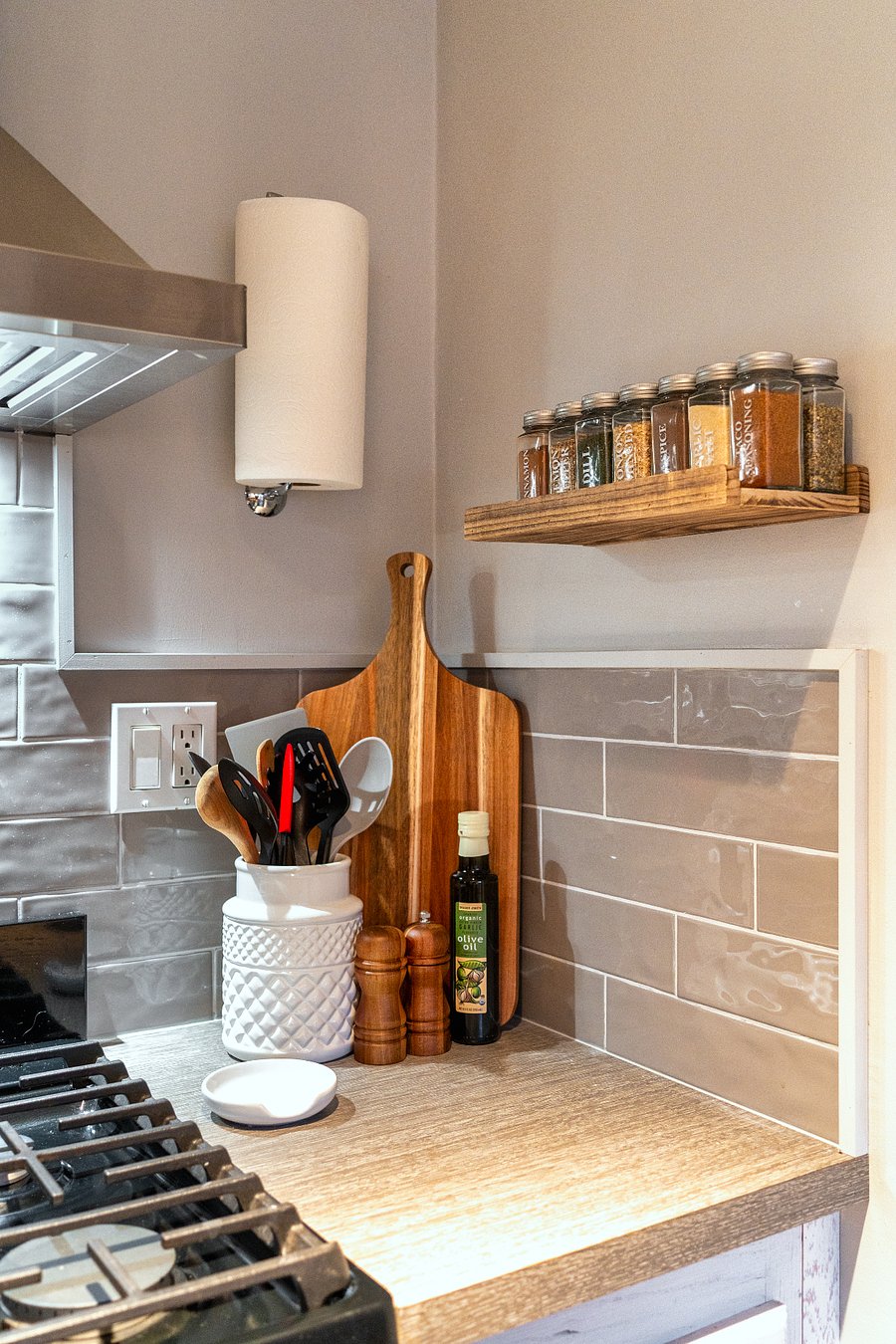 Cooks corner. Stove is gas and small oven below. Cookie sheets/glassware provided/pots and pans/dishes, cookware etc. If we don't already provide it, just ask and we'll purchase it for you.