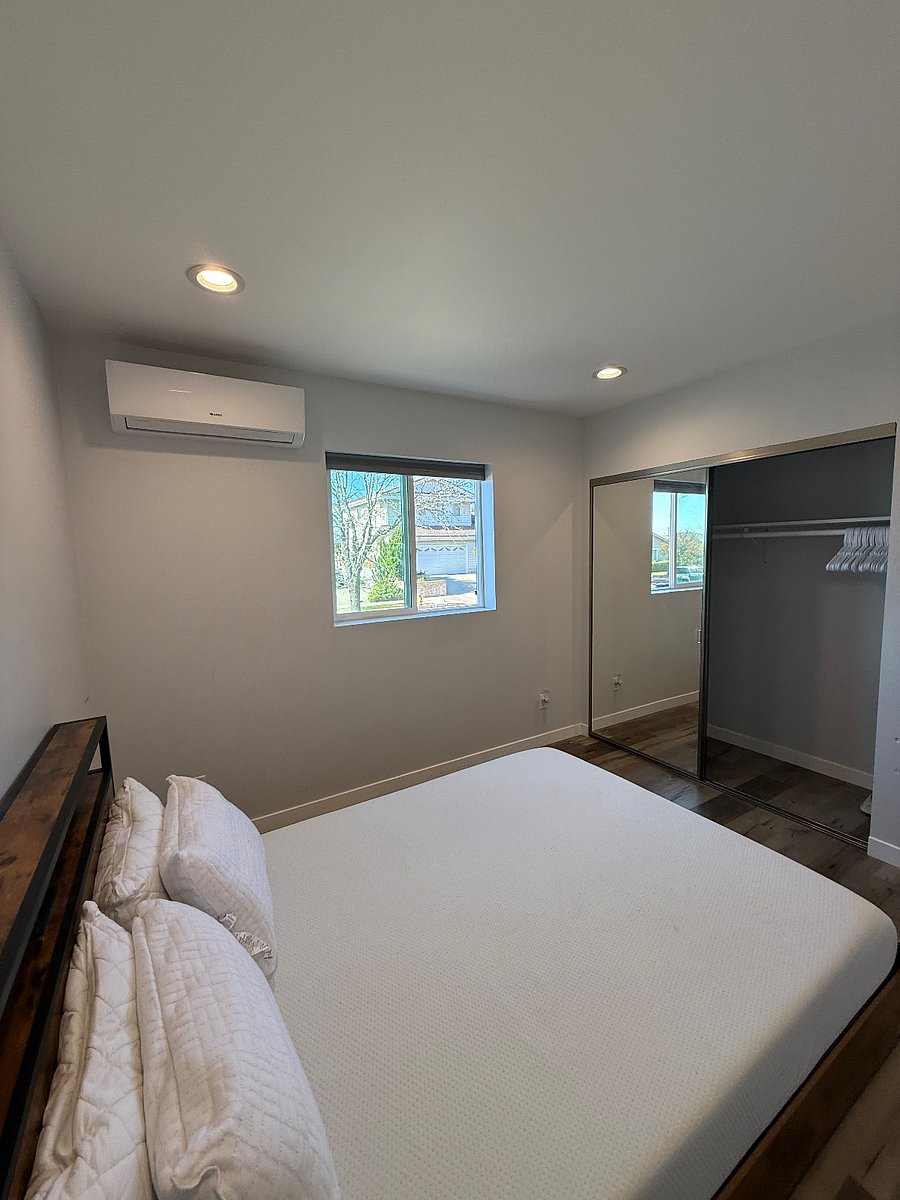 Bedroom / Mirrored Closet