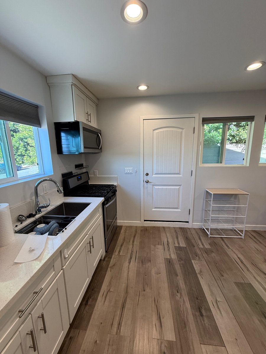 Kitchenette / Entry Door