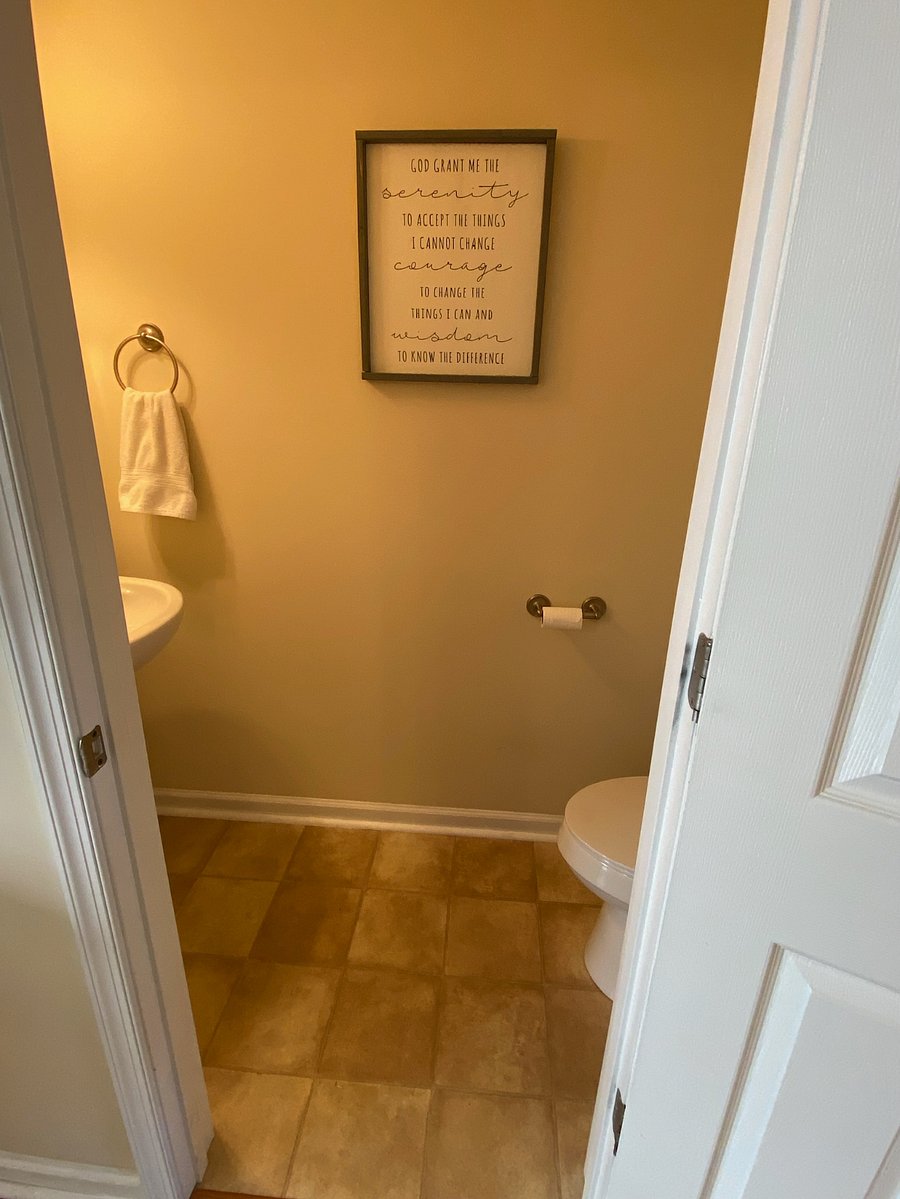 Half bath off the living room M