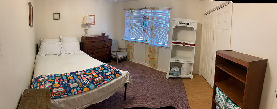 middle bedroom