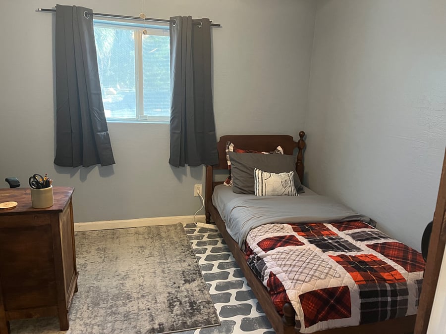 2nd bedroom