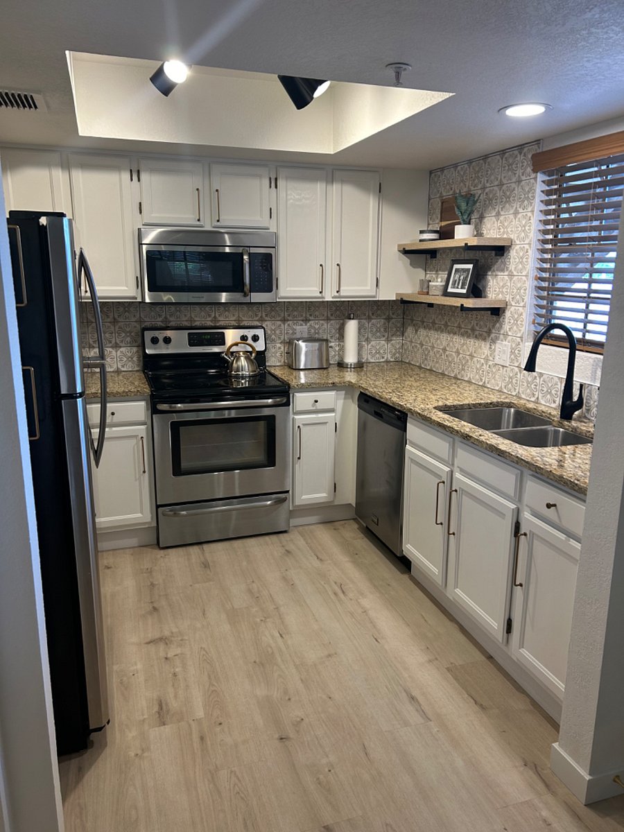 Furnished Finder property 652984_1 photo 7