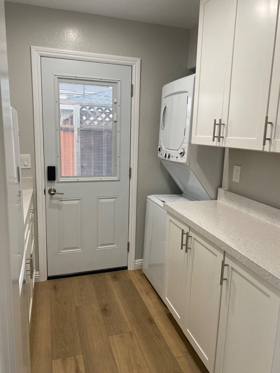 In - unit W & D