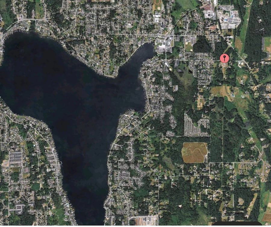 This property is located within walking distance to North Cove beach, picnic areas and downtown.
On the other side of the lake, at Lundeen Park, rent a Paddle board.
