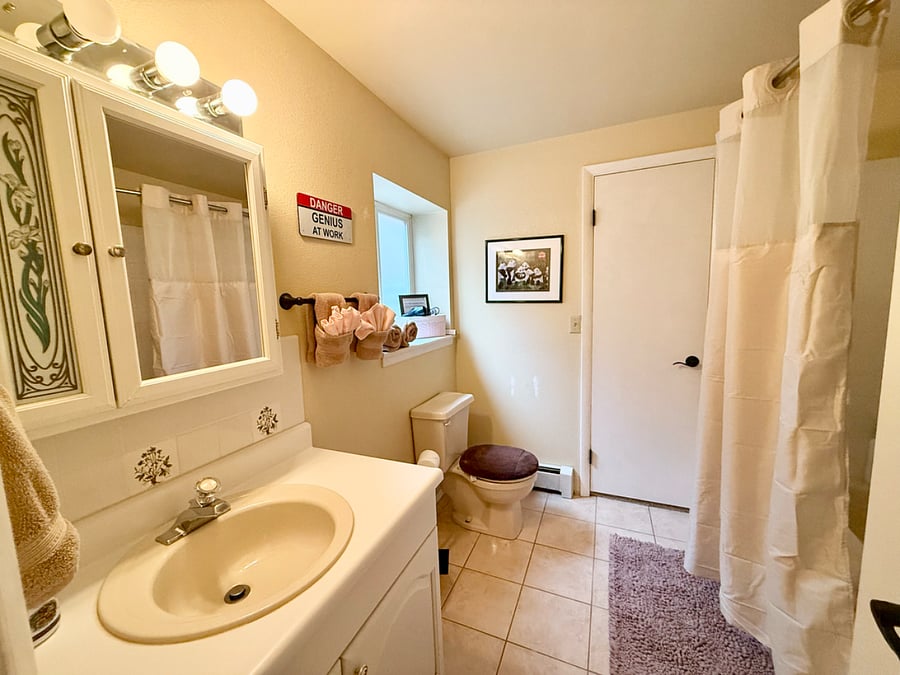 Full bathroom in basement