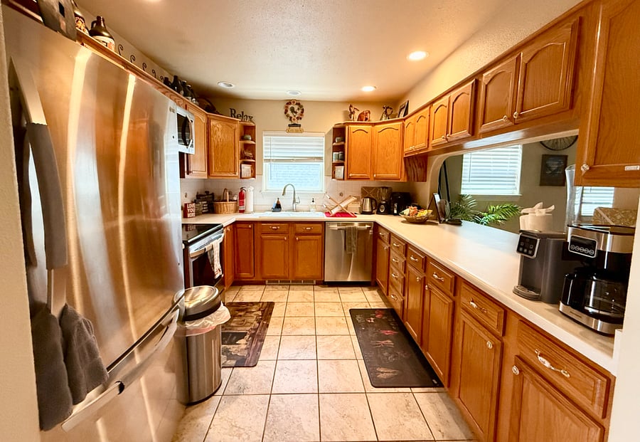 Full kitchen on main floor