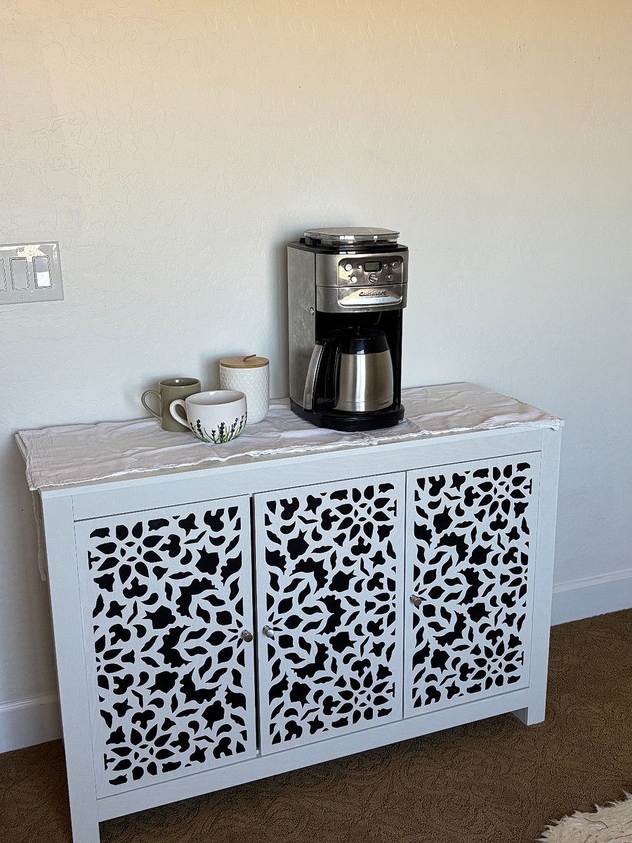 Extra storage space in the cabinet!