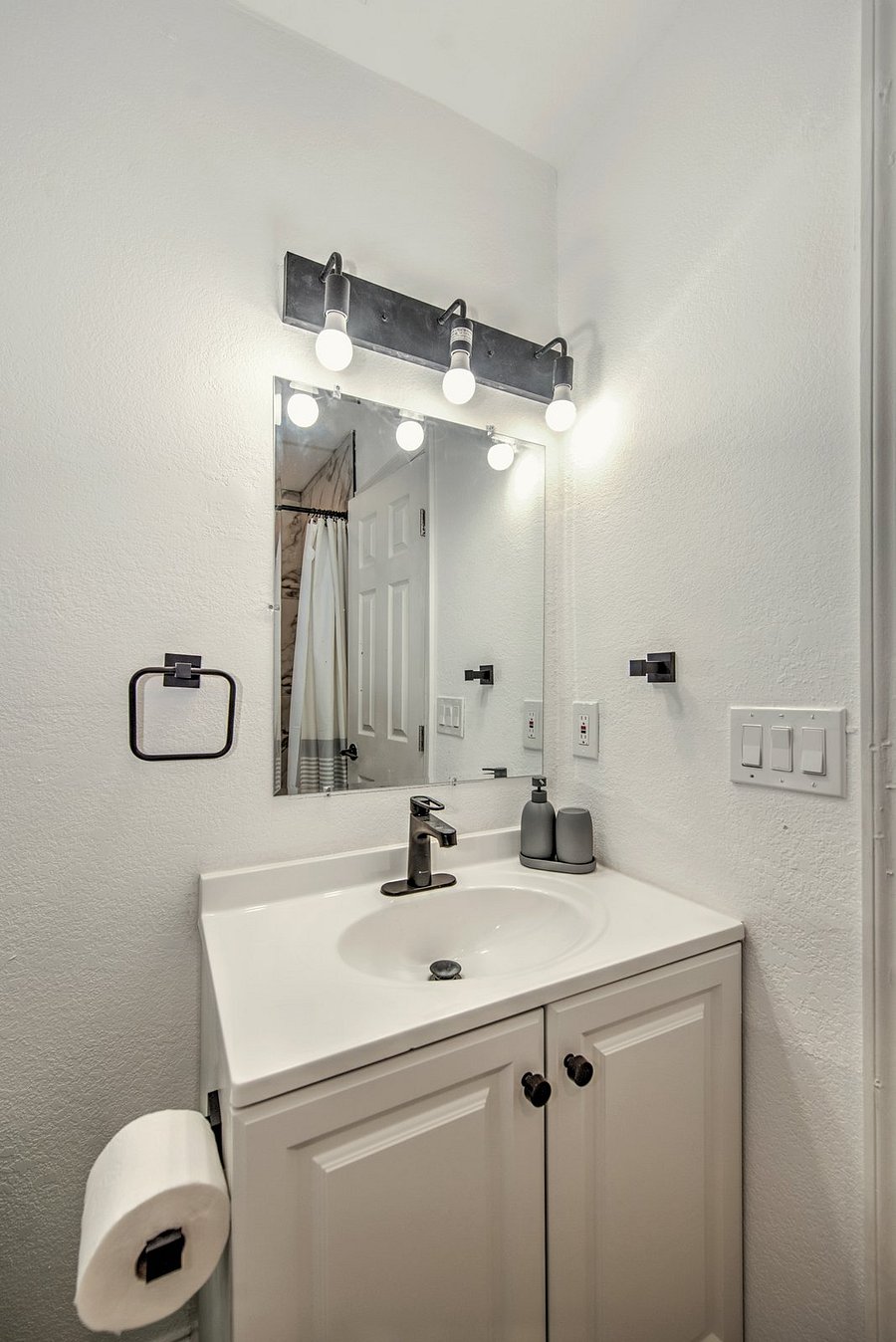 Furnished Finder property 653500_1 photo 13
