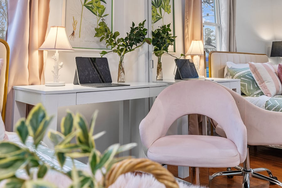 Large Work Station w/ Lamp