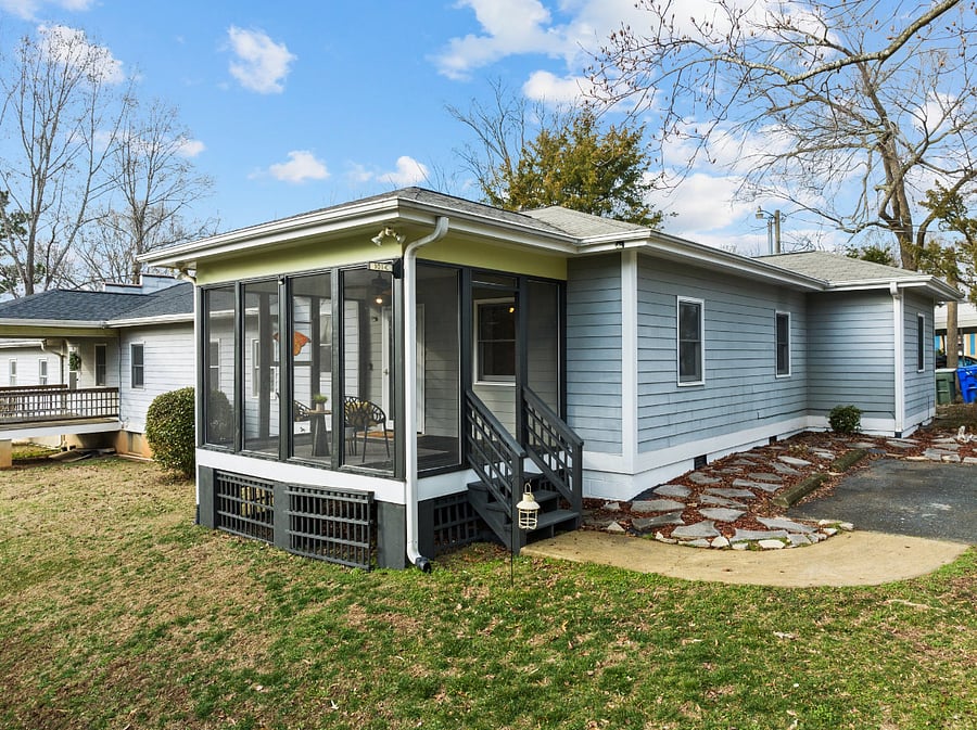Oversized Screened Porch