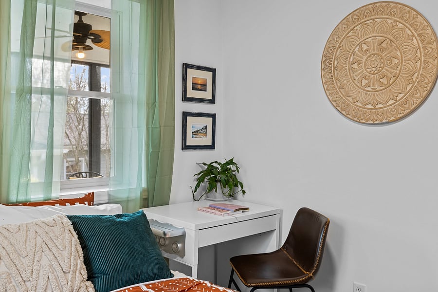 Working Desk with Lamp