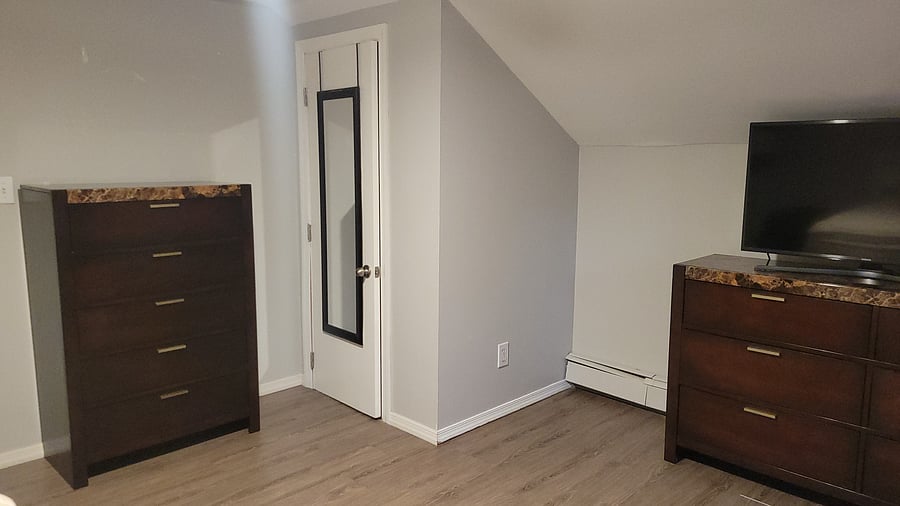 Large upstairs Bedroom with Queen Bed