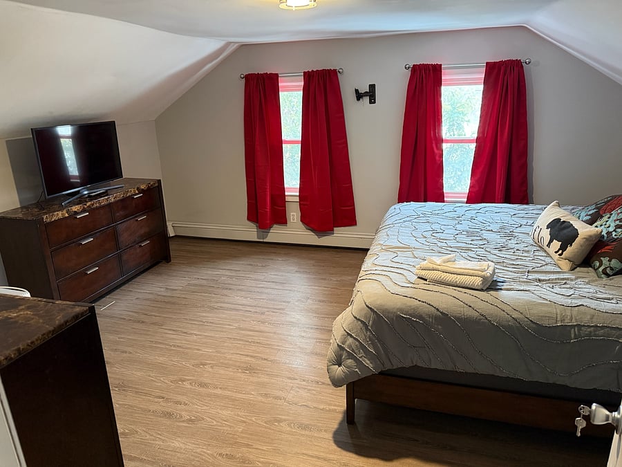 Large upstairs Bedroom with Queen Bed